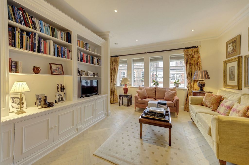 Property photo 2 of 11 Reception Room