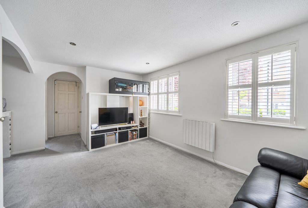 Property photo 2 of 8 1468408-7-6A1d48A...