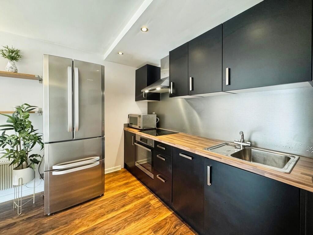 Property photo 2 of 20