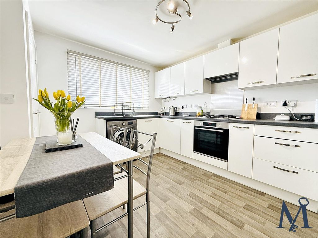 Property photo 2 of 15 Kitchen Diner