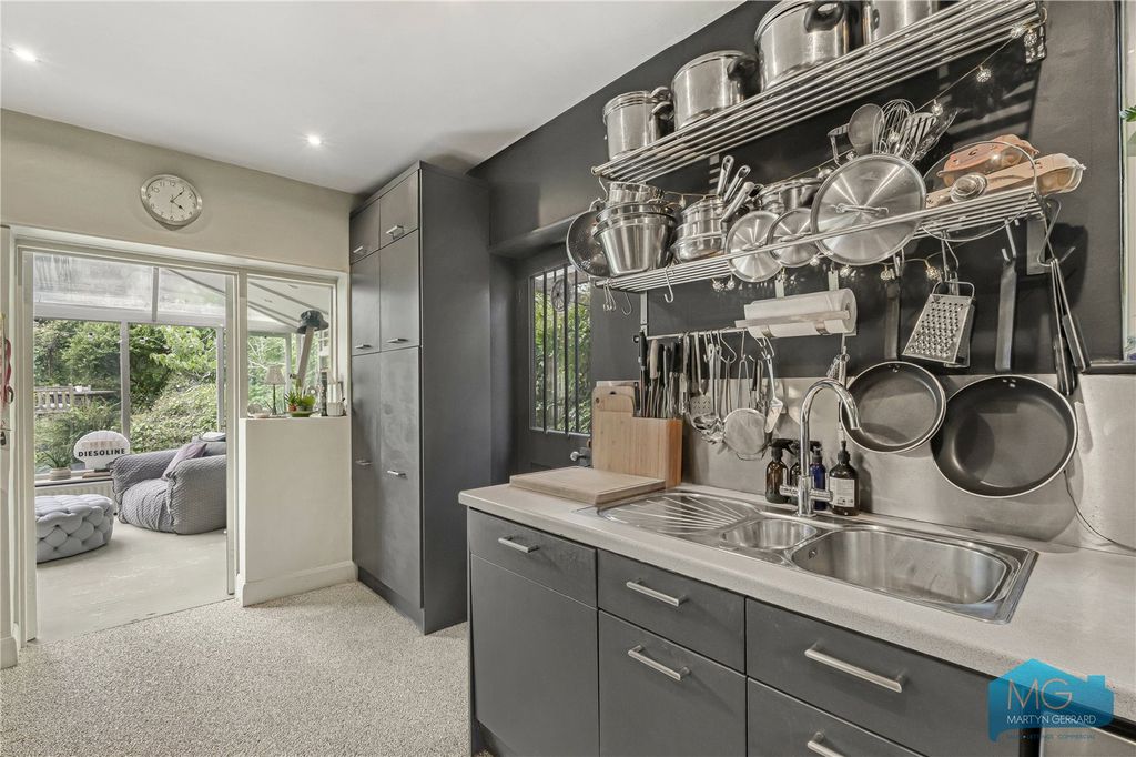 Property photo 2 of 15 Picture No. 65