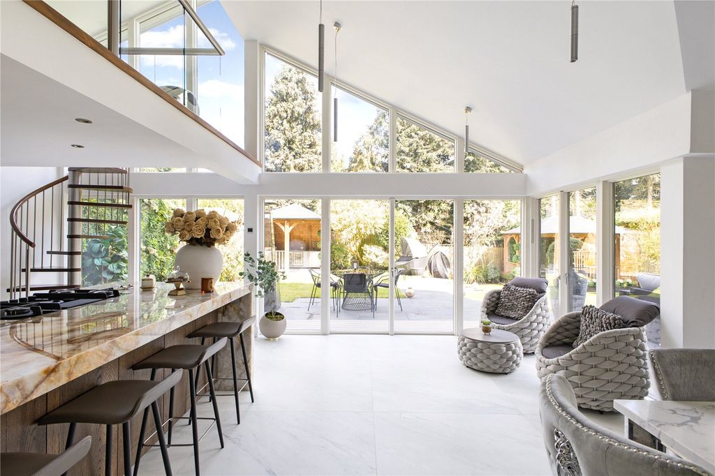 Property photo 3 of 29 Kitchen/Diner