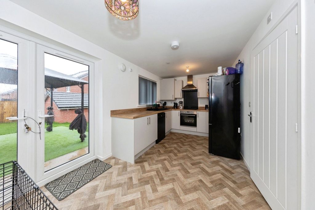 Property photo 3 of 18 Picture No. 04