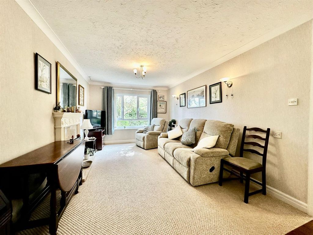 Property photo 2 of 12