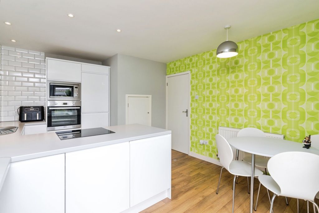 Property photo 3 of 14 Kitchen