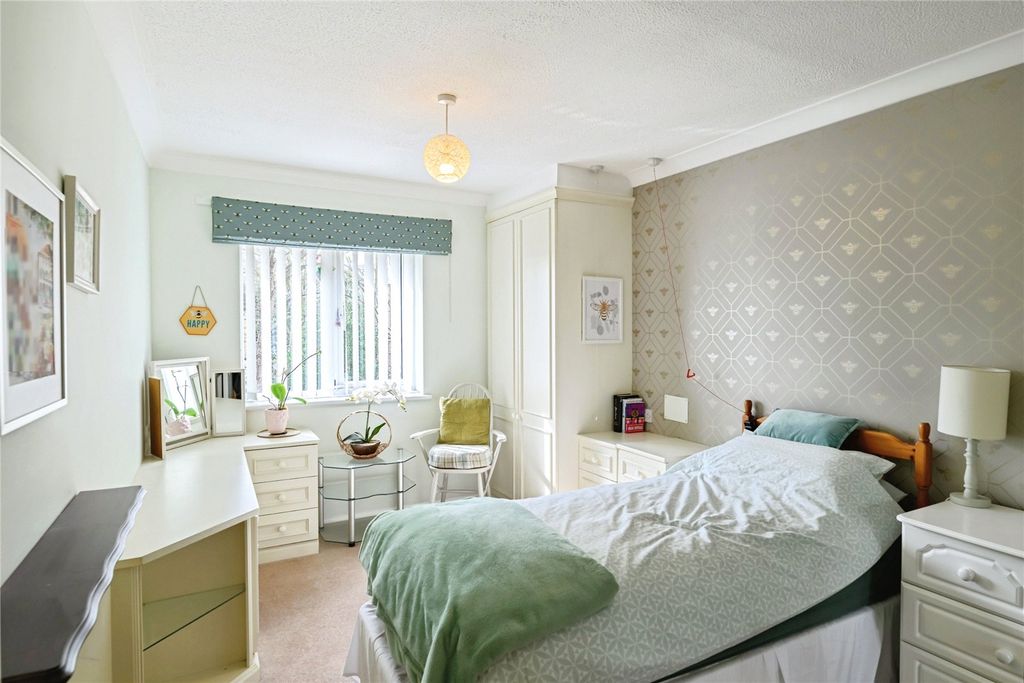 Property photo 3 of 11 Bedroom