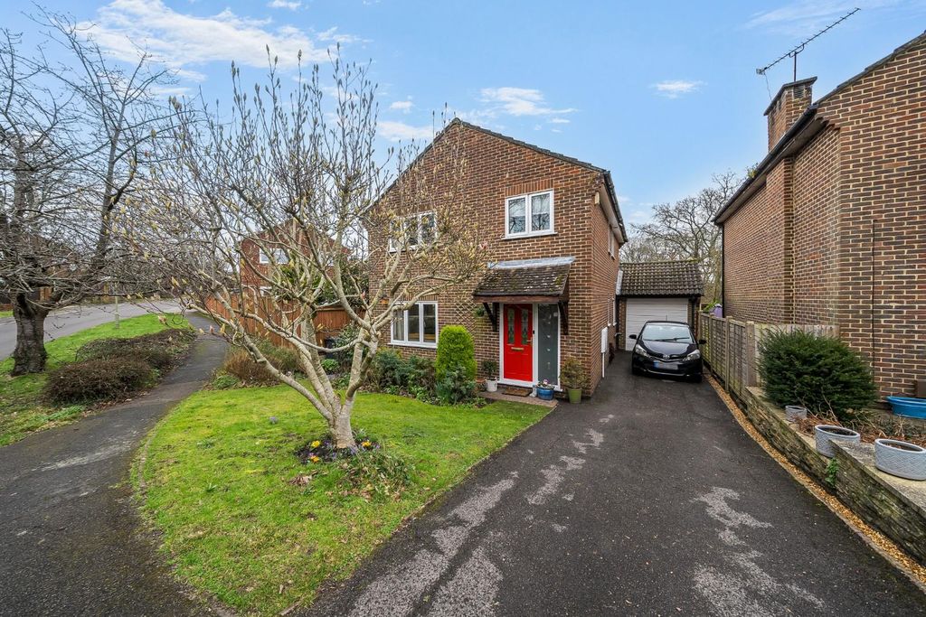 Property photo 1 of 20 6 Lysander Way Front.Jpg