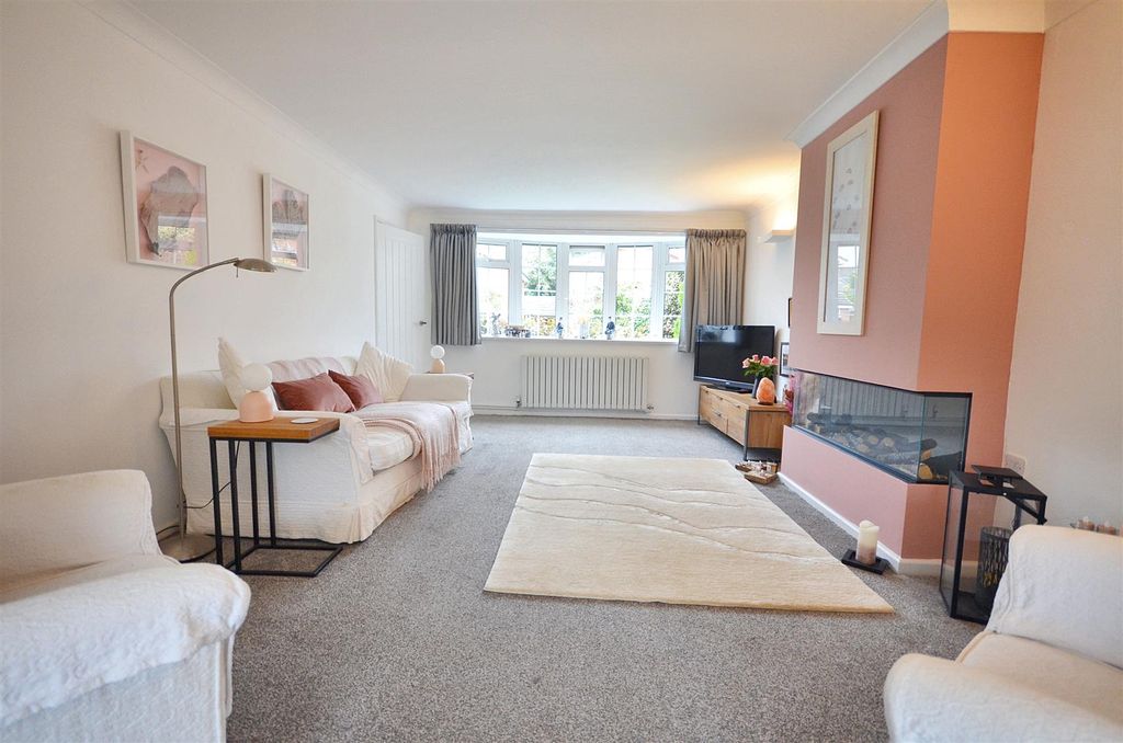 Property photo 2 of 26