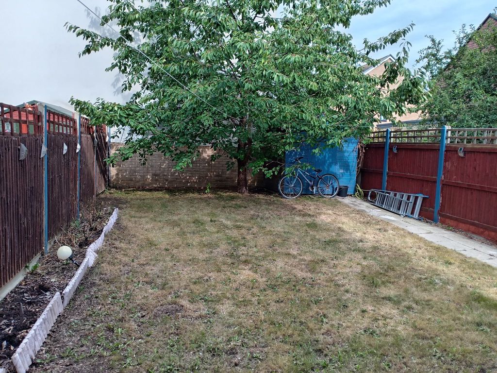 Property photo 3 of 27