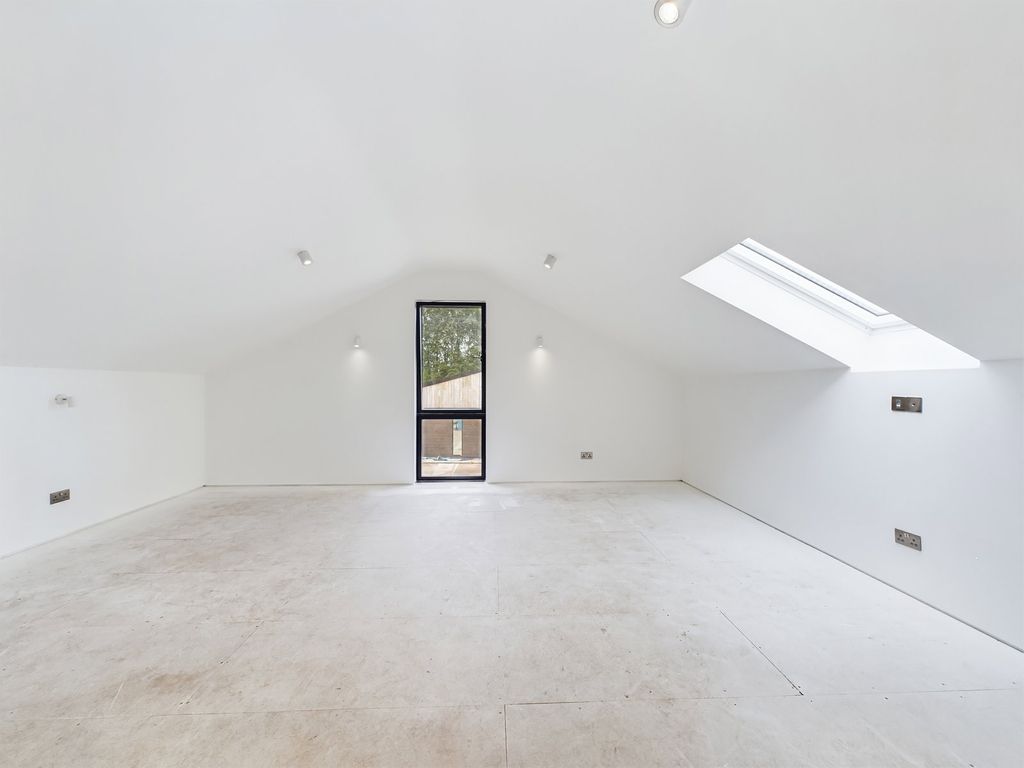 Additional image 15 of 5 bed detached house to rentHigher Trewrong, Polmear Hill, Par PL24