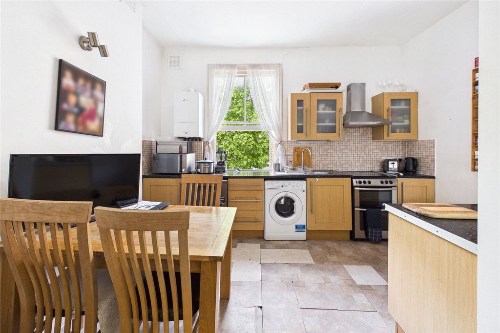 Property photo 3 of 8 Picture No. 04