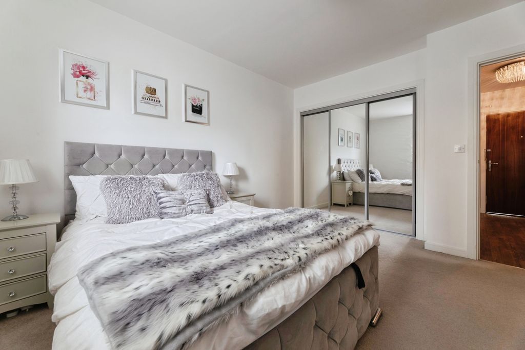 Property photo 3 of 19 Pbox-Img.Jpg