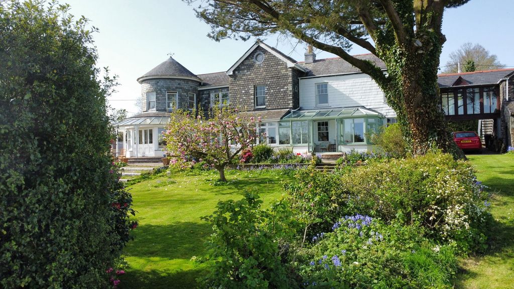 Property photo 2 of 46