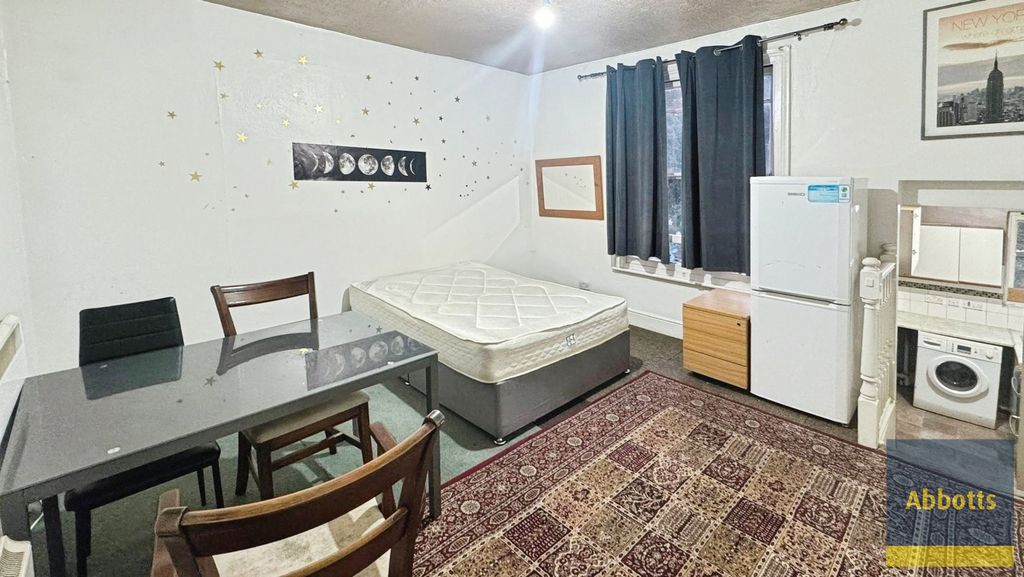 Property photo 1 of 3
