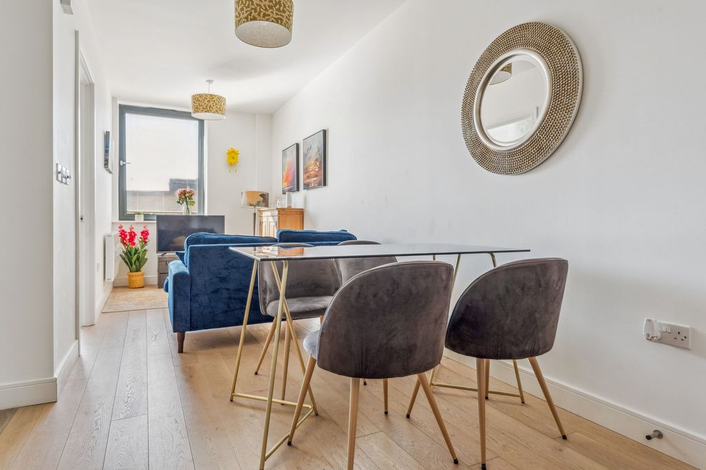 Property photo 3 of 7