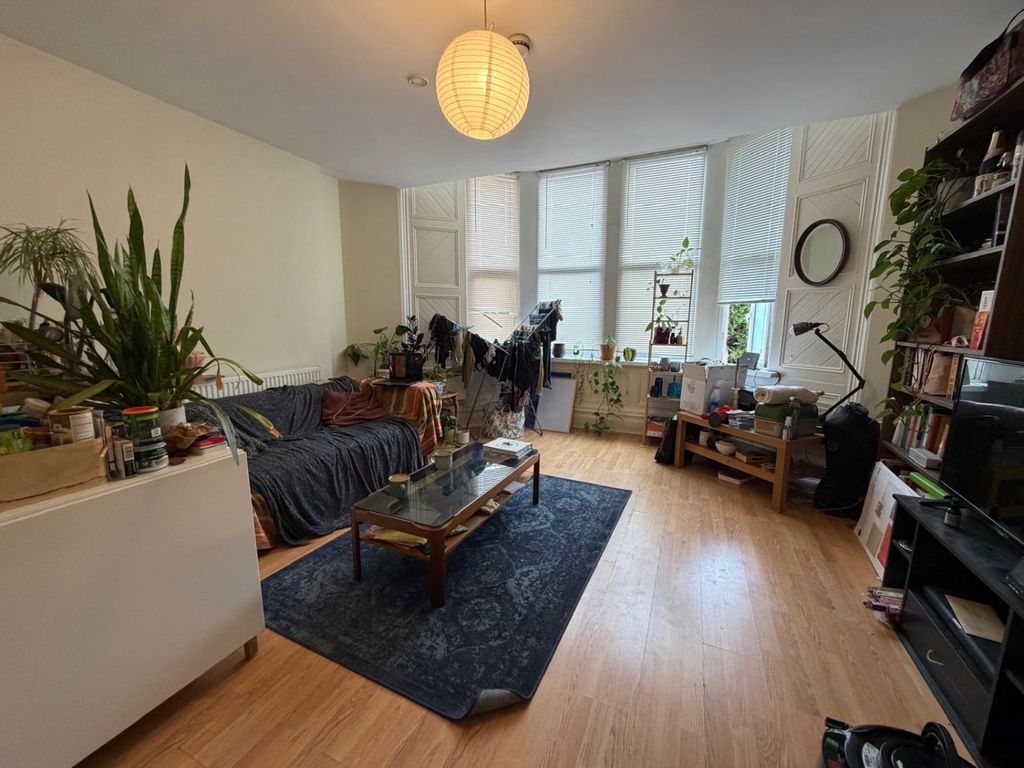 Property photo 1 of 5 Cb69Be48-d1B5-4cd9-828E-6829A7B7A04A