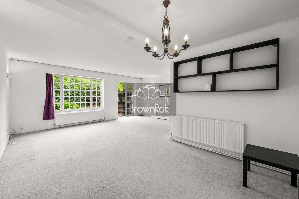 Property photo 1 of 12 Dsc06990
