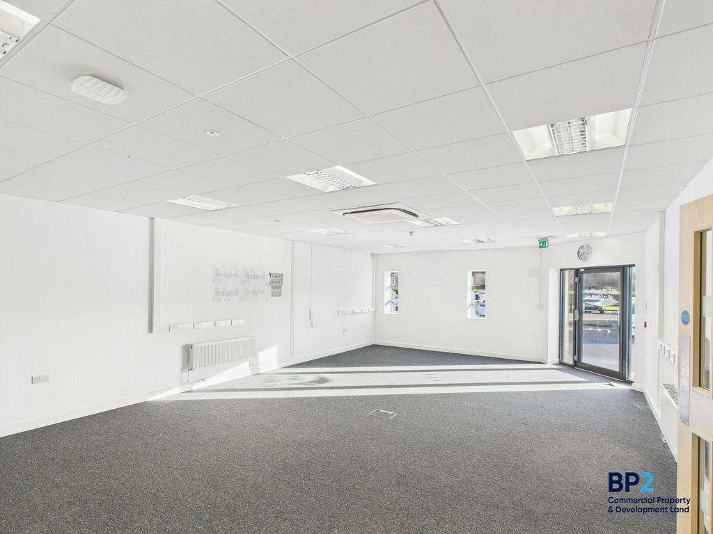 Property photo 2 of 14 Cam03725G0-Pr0076-Still001.Jpg