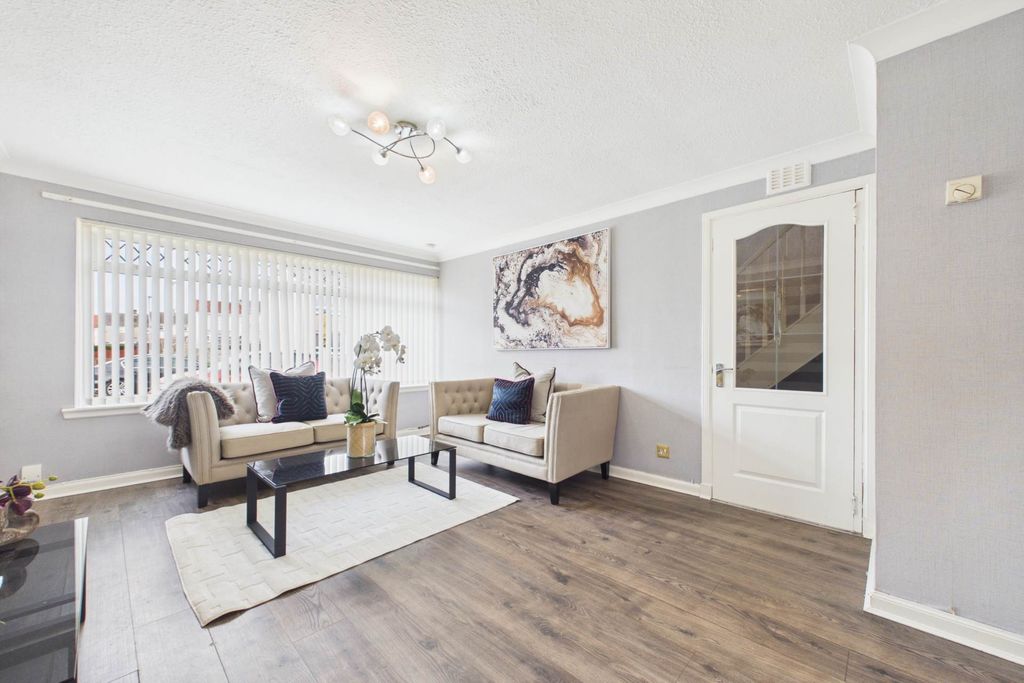 Property photo 3 of 25