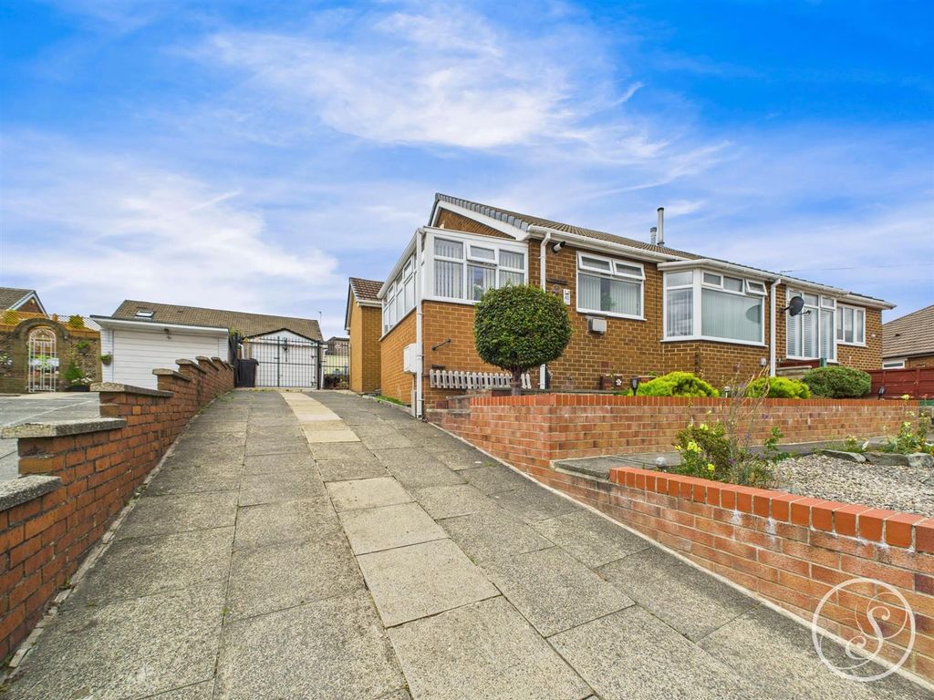Property photo 1 of 21 External