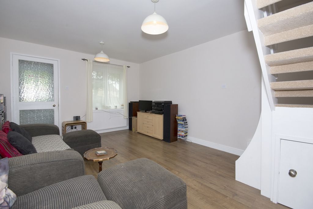 Property photo 3 of 9 Image (102)