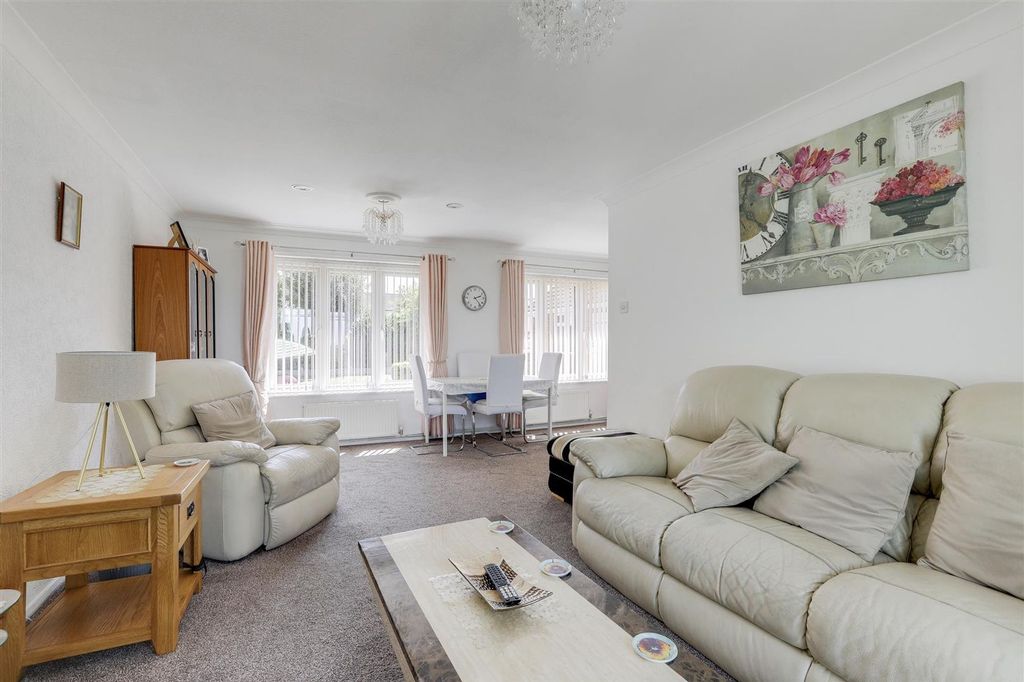 Property photo 3 of 33