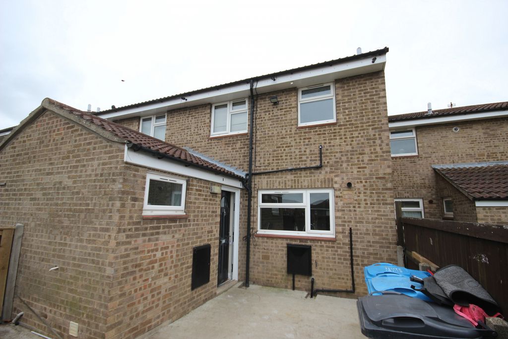 Property photo 1 of 14 3 Bedroom Terraced For Rent