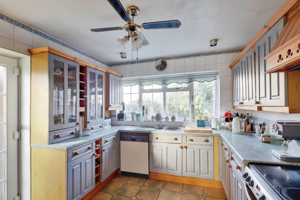 Property photo 3 of 26