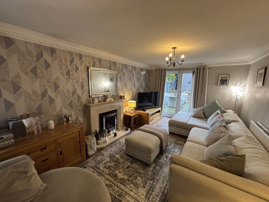 Property photo 3 of 33