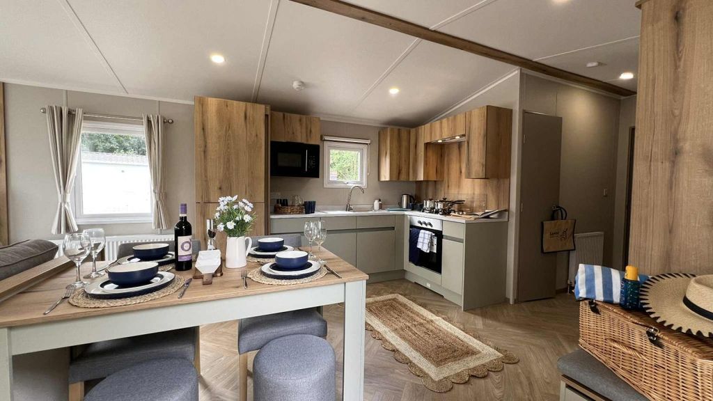 Property photo 2 of 6 Dining.Jpg