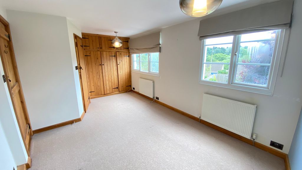 Property photo 3 of 9 Bedroom