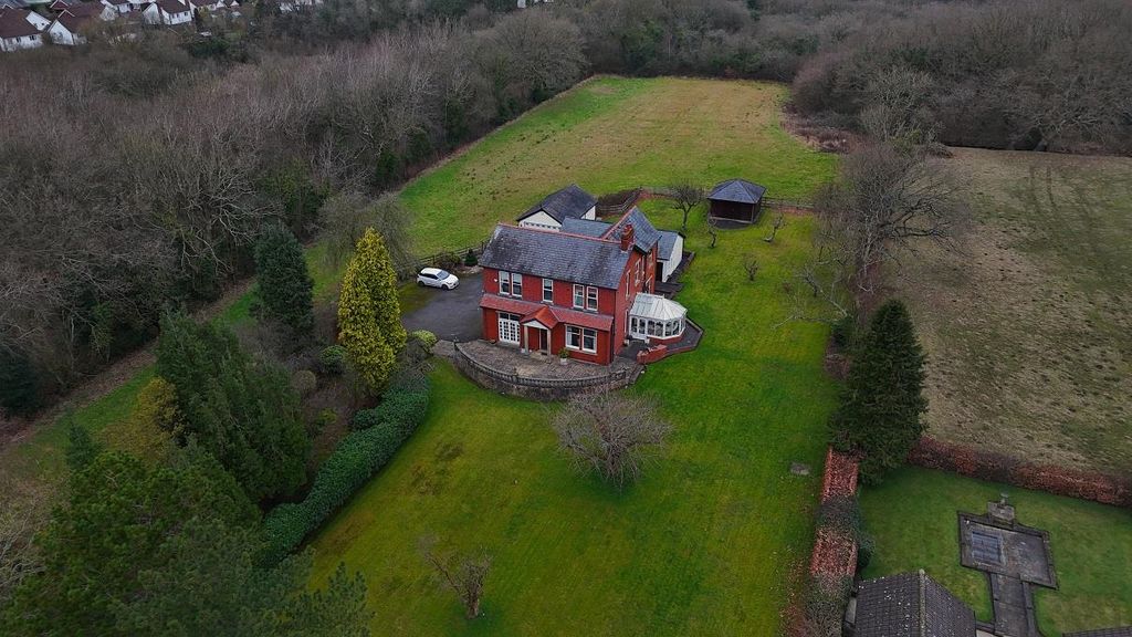 Property photo 2 of 25