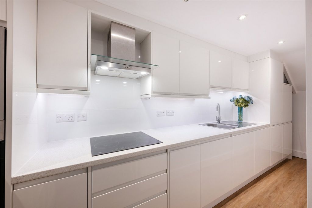 Property photo 3 of 18 Picture No. 05