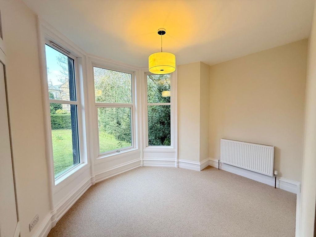 Property photo 2 of 19 Picture No. 31