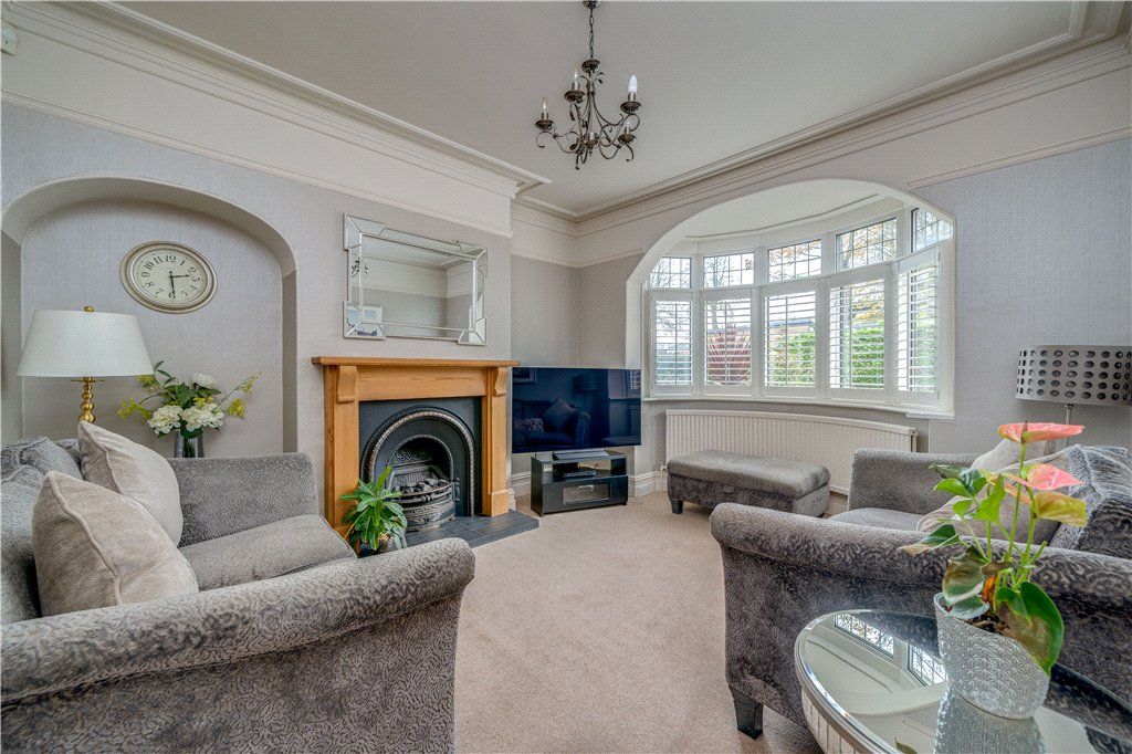 Property photo 2 of 28 Lounge