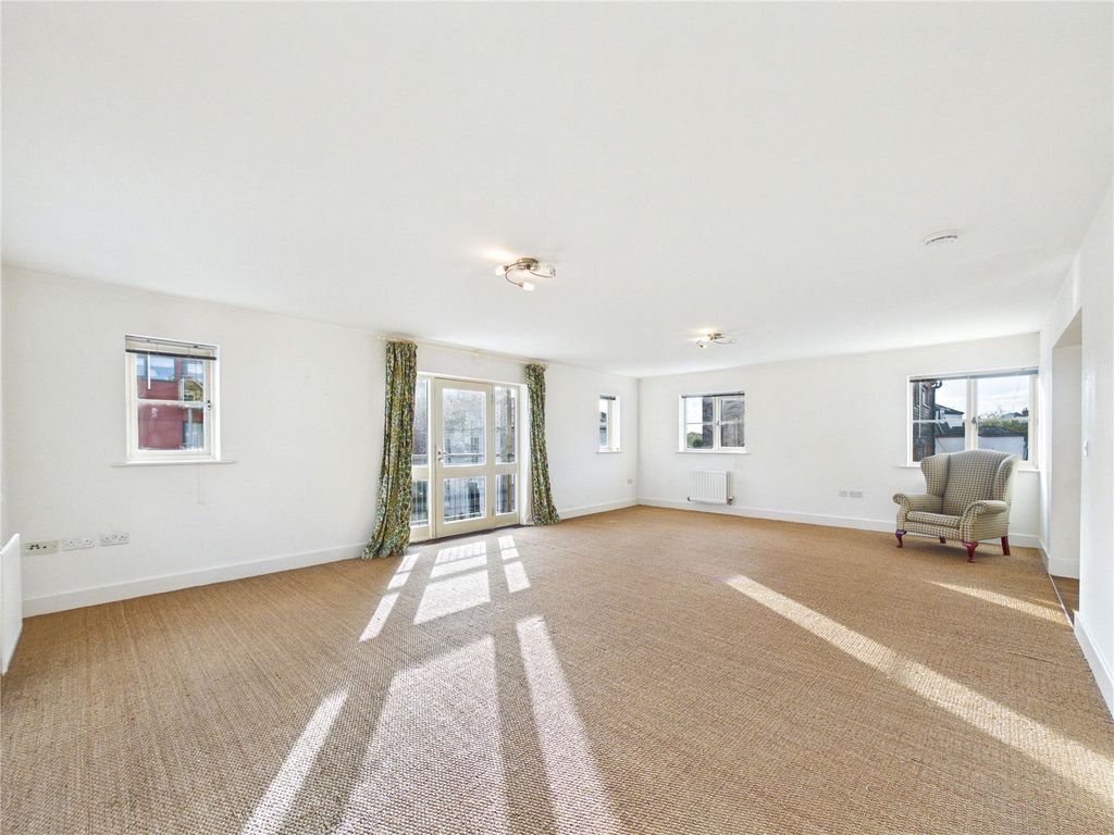 Property photo 2 of 35 Picture No. 47