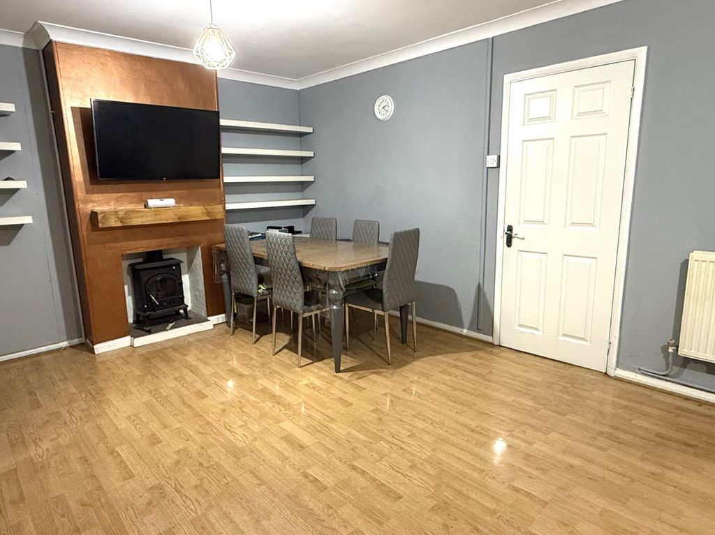 Property photo 3 of 11 Not Specified