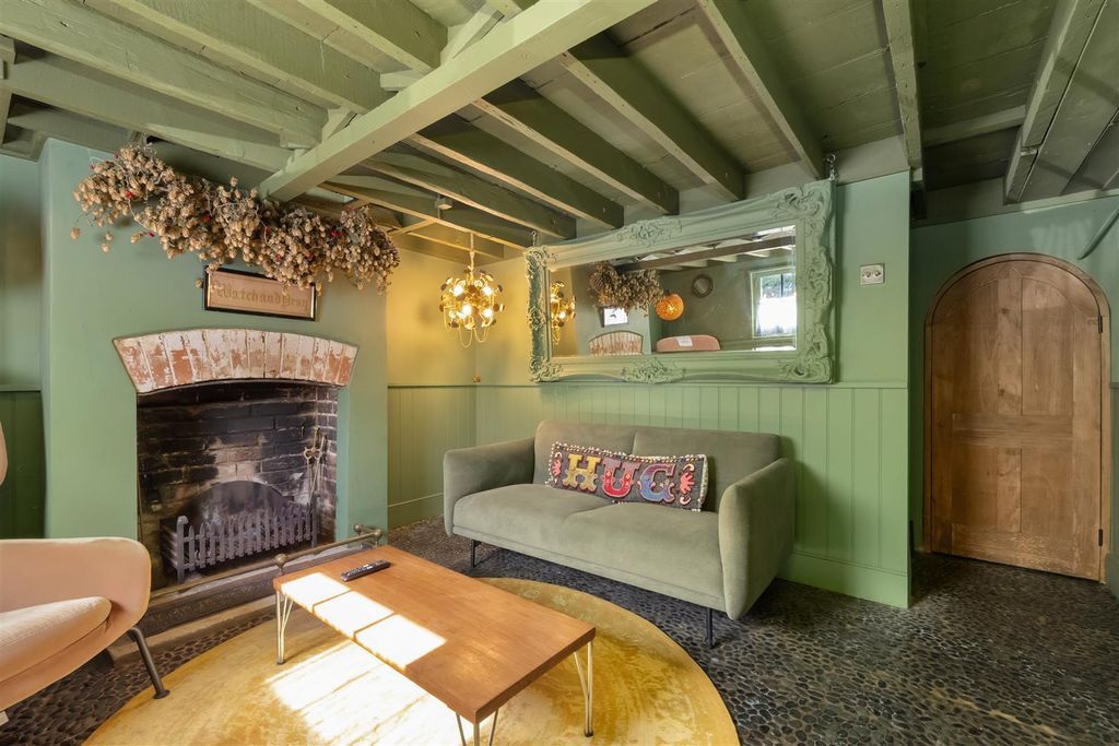 Property photo 2 of 17 Ospringe Road, Faversham