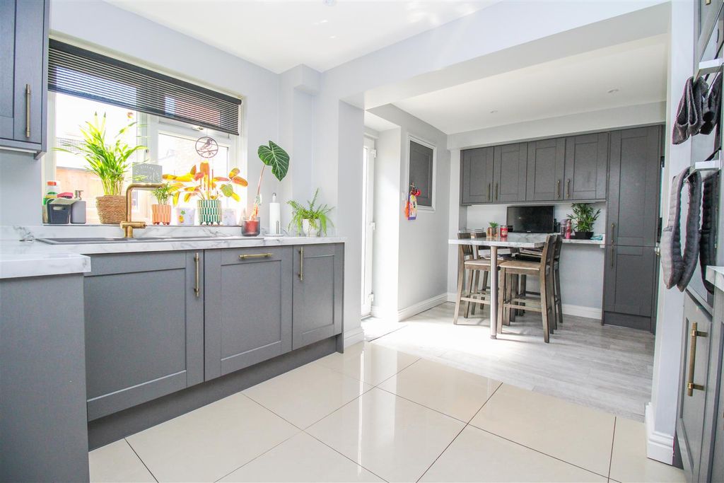 Property photo 2 of 17 Img_5126.Jpg