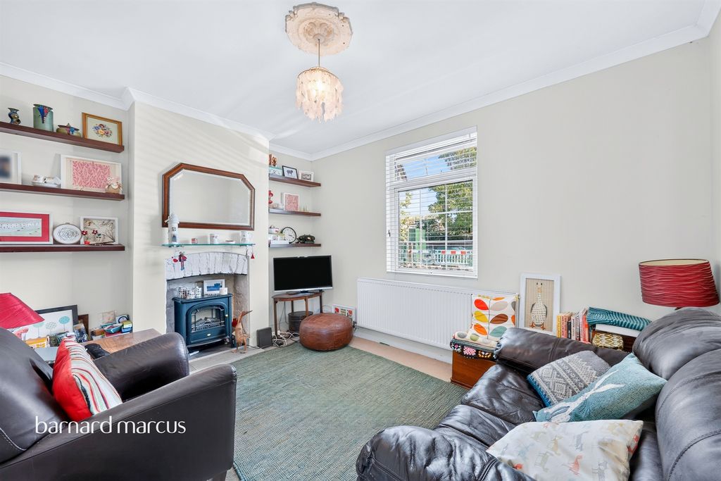 Property photo 2 of 11