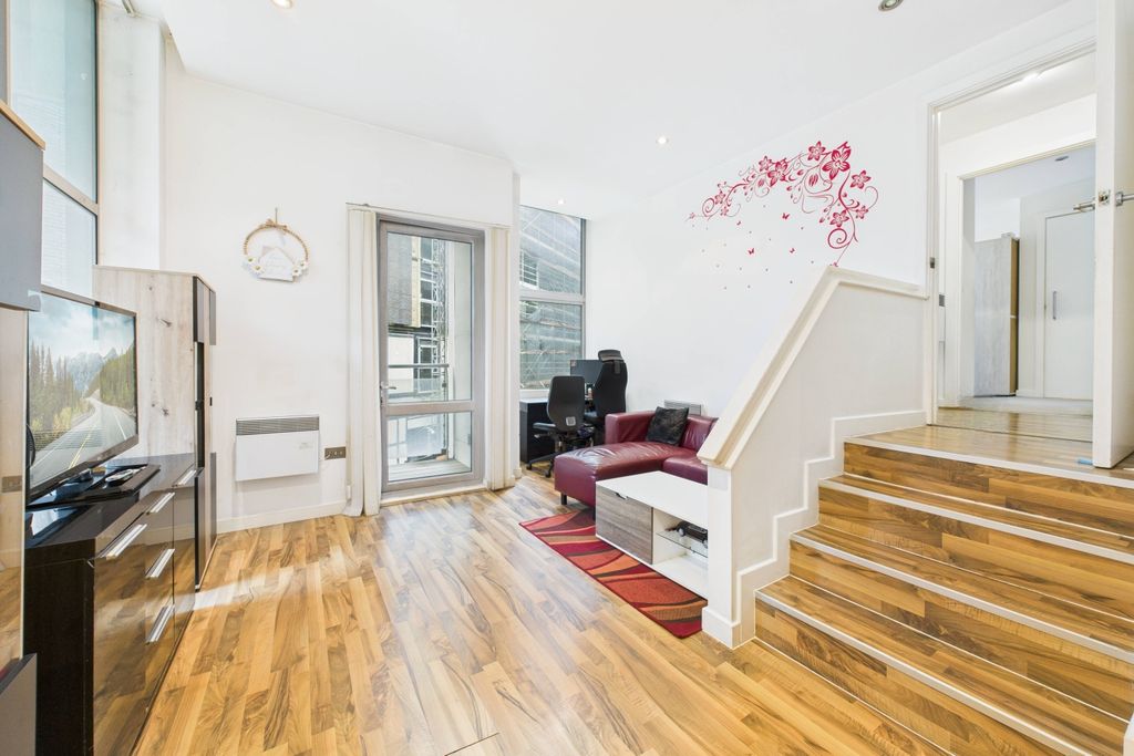 Property photo 3 of 16 Living Room