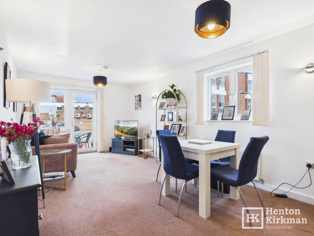 Property photo 3 of 12