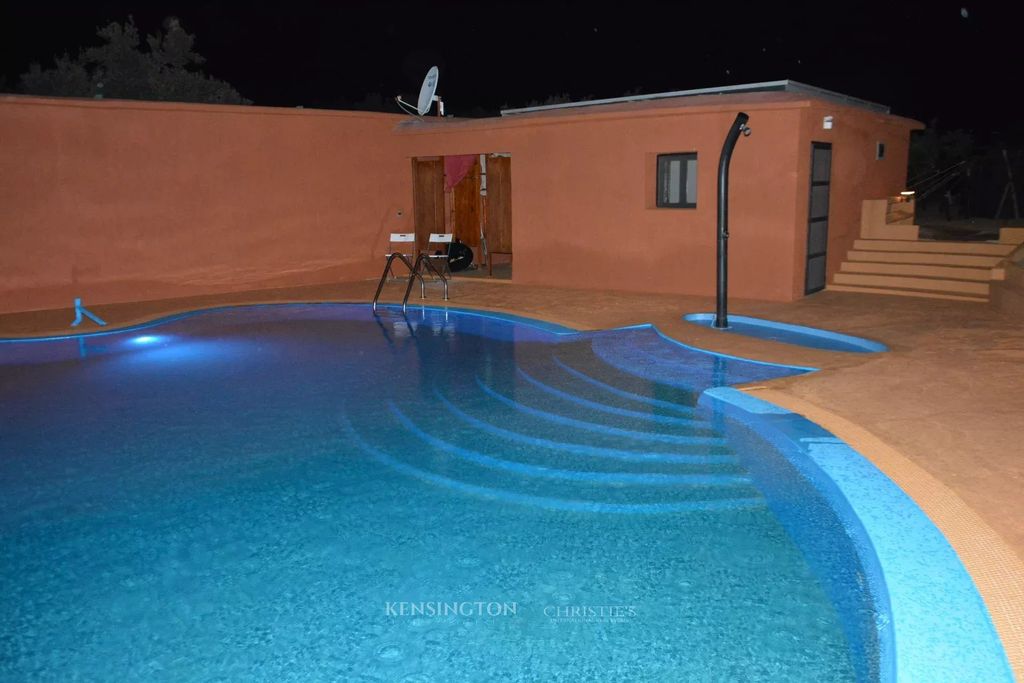 Property photo 3 of 21