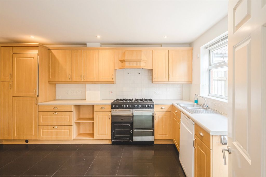 Property photo 3 of 18 Picture No. 37
