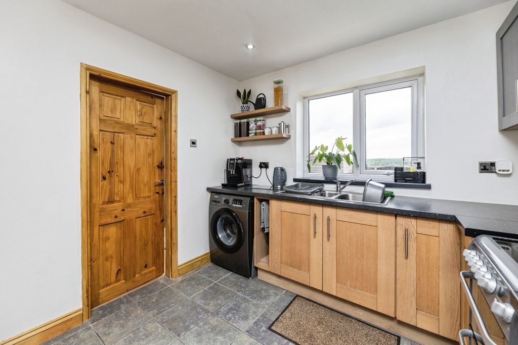 Property photo 3 of 15 Kitchen