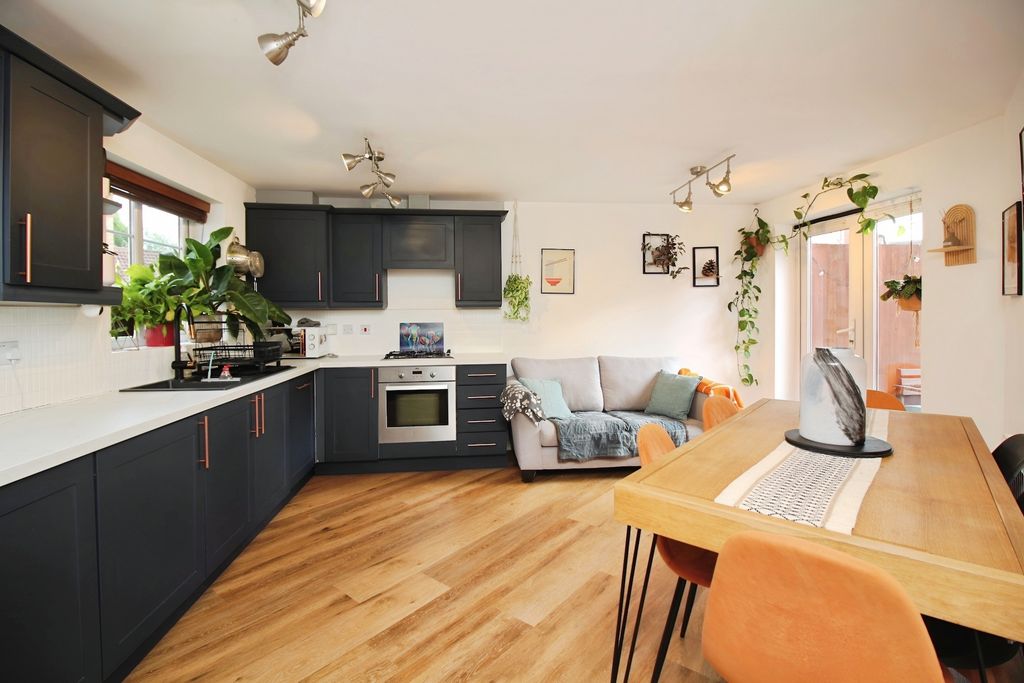 Property photo 3 of 22