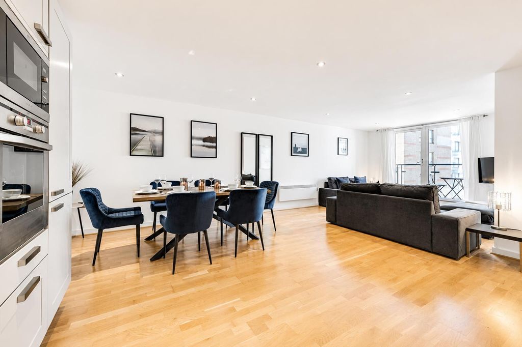 Property photo 3 of 16 Dining Room / Living Room