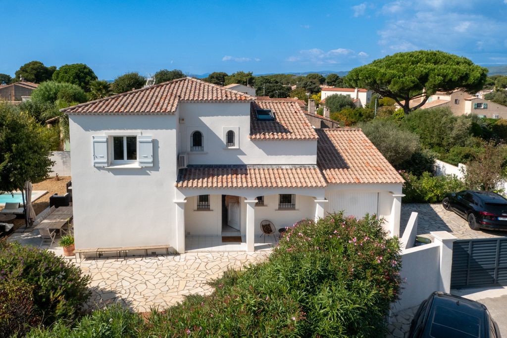 Property photo 2 of 28