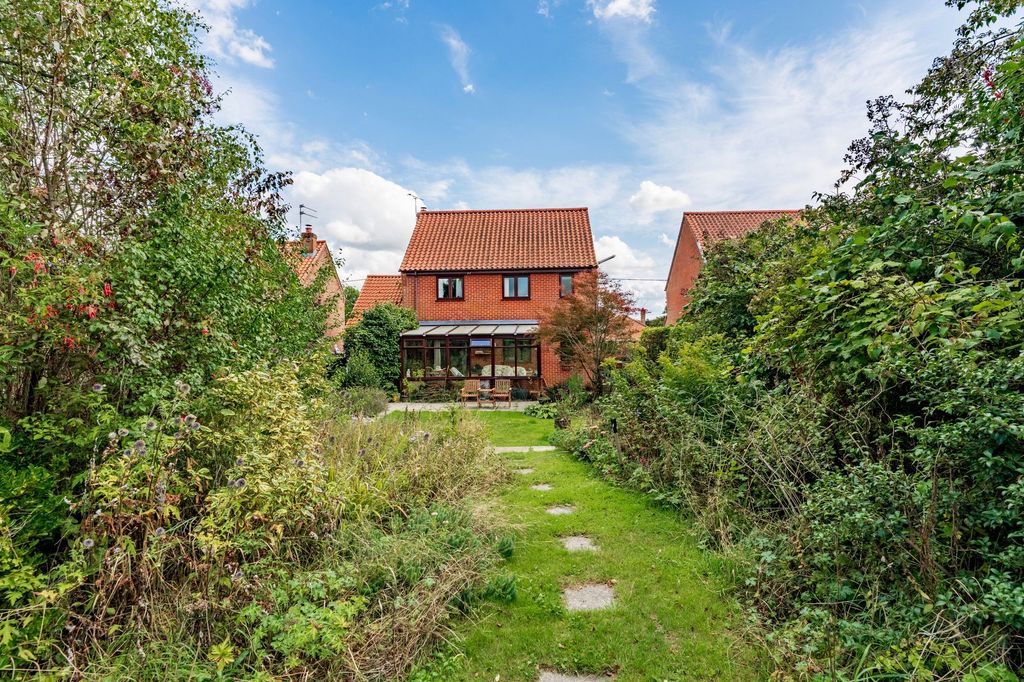 Property photo 2 of 22