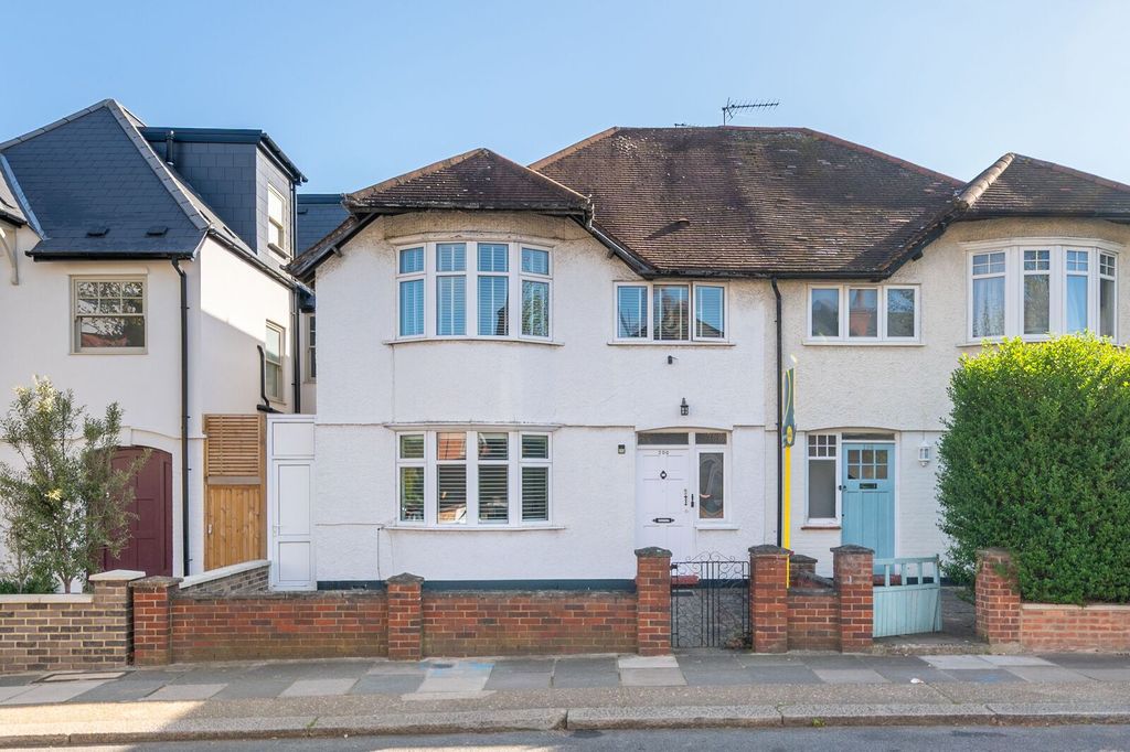 Property photo 2 of 16